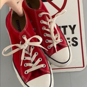 Red low top converse